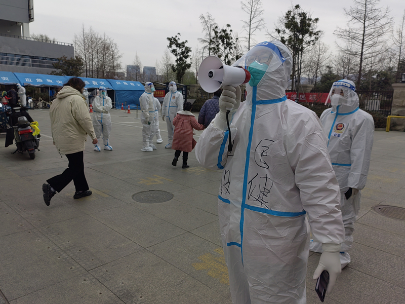 1647838942967026387.jpg 疫情戰(zhàn)役中的逆行者2.jpg